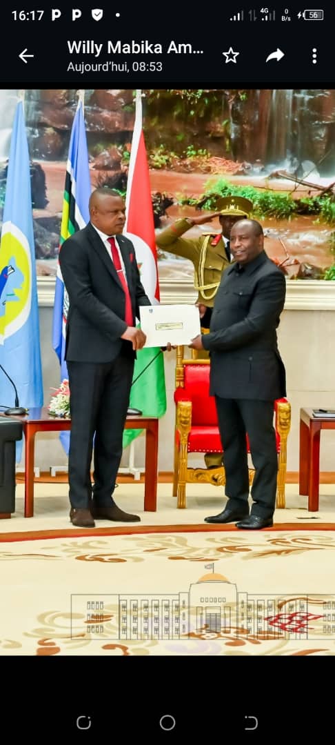 L'Ambassadeur de la République-Unie de Tanzanie au Burundi, Madame